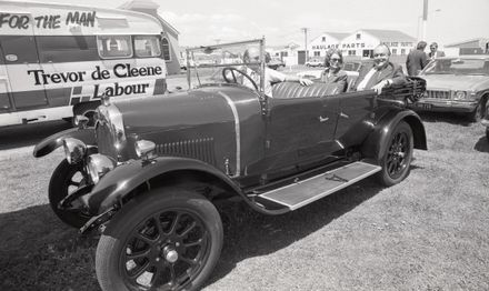 Muldoon 1978 Election Roadshow tours Palmerston North - Robert Muldoon