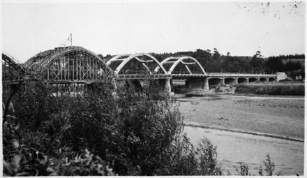 Construction of the second Fitzherbert Bridge