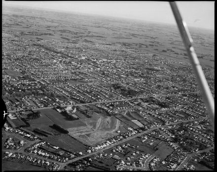 Argosy Aerial - Hokowhitu School and construction of Churchill Avenue - Resource cover image