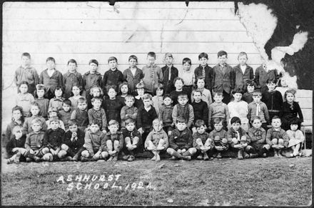 Ashhurst School, Class Photograph