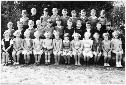 2022P_AshhurstSchool-S10-F12_039697 - Ashhurst School, Class Photograph, 3-1948