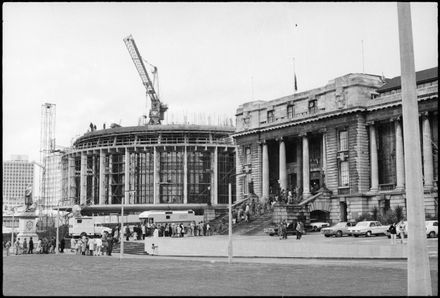 As Mourners Queue Work Continues on Parliament Beehive