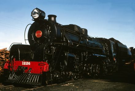 Train J 1226 - Resource cover image