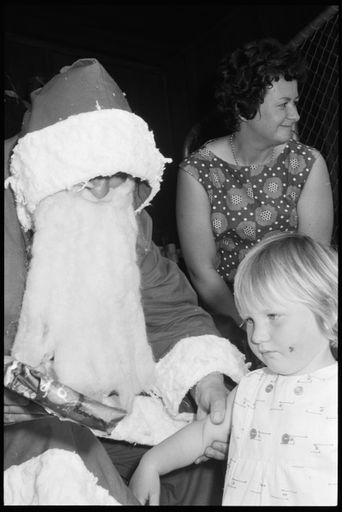 Children meeting Santa - Resource cover image