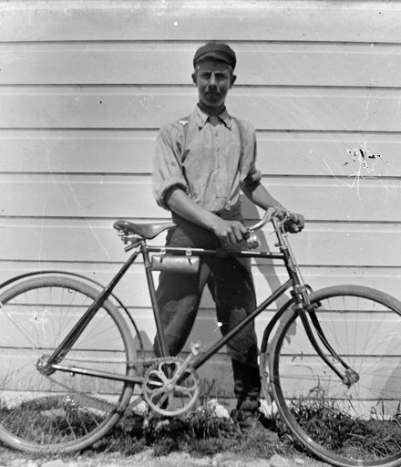 Man with bicycle, Pahiatua