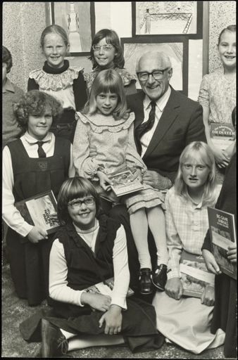 Sir John Marshall and short story prizewinners - Resource cover image