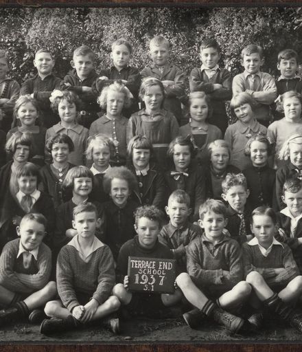 Terrace End School - Standard 1, 1937