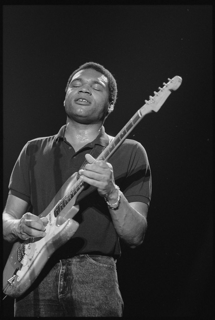 Bluesman Paints the Town Blue