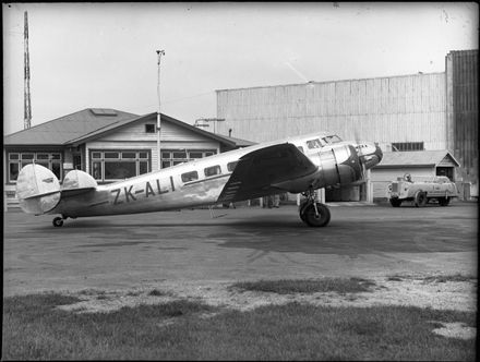 National Airways Corporation Lockheed 10A Electra, Milson Aerodrome