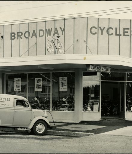 Broadway Cycles Building, Broadway Avenue