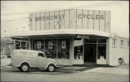 Broadway Cycles Building, Broadway Avenue
