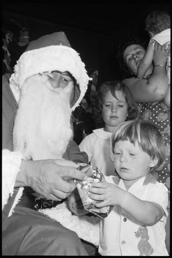 Children meeting Santa - Resource cover image