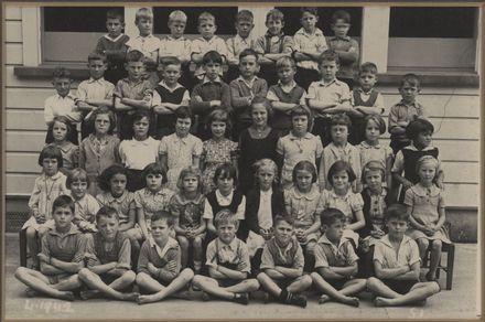 Terrace End School - Standard 1, 1942
