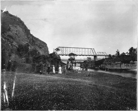 Picnic below the Ballance Bridge, near Woodville