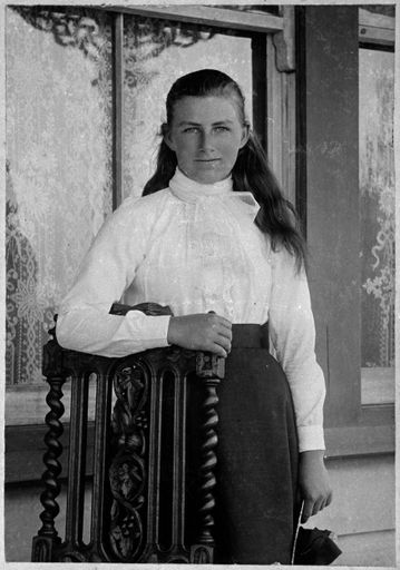 Unidentified young woman - Resource cover image