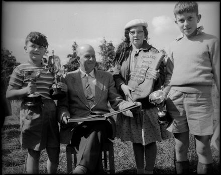 "Presentation Made to School" Fitzherbert East School