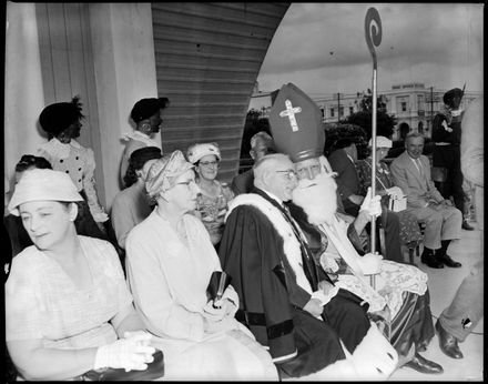"Popular Visitor to Palmerston North" Saint Nicholas - Resource cover image