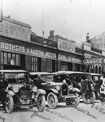 Turner's Ltd Garage, with staff and cars