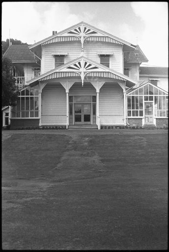 Caccia Birch House front entrance