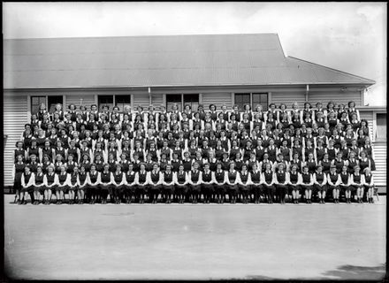 Palmerston North Technical High School - Girls Class Photo