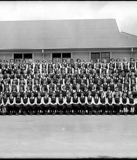 Palmerston North Technical High School - Girls Class Photo