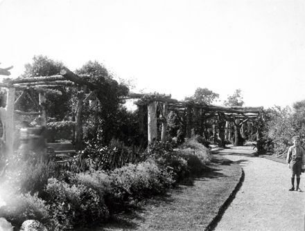Pergola, Victoria Esplanade