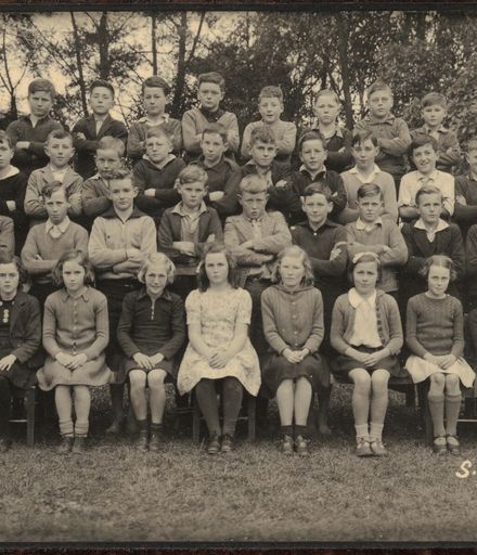 Terrace End School - Standard 3 and 4, 1940