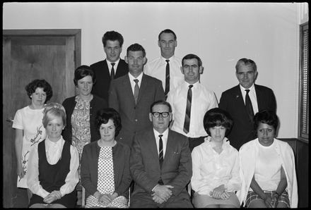 Unknown group of men and women - Resource cover image