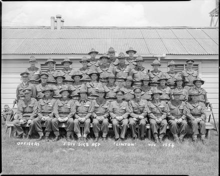 Officers, 1st Divisional Signals Regiment, Linton - Resource cover image