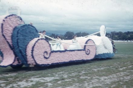 Floral Festival Parade - Combined Retail Stores Swan float