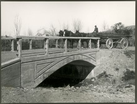 Carting timber from the mill