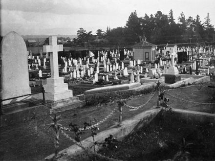 Terrace End Cemetery, Main Street