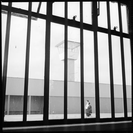 Closed World of Modern Mental Home