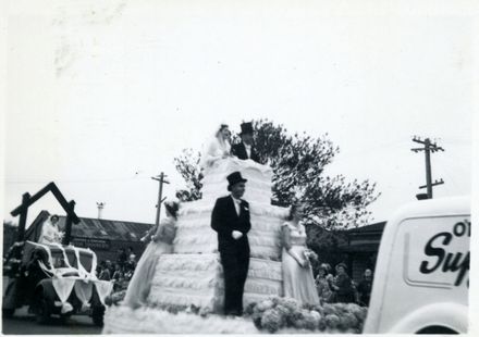 Wedding Cake Float - 1952 Jubilee Celebrations
