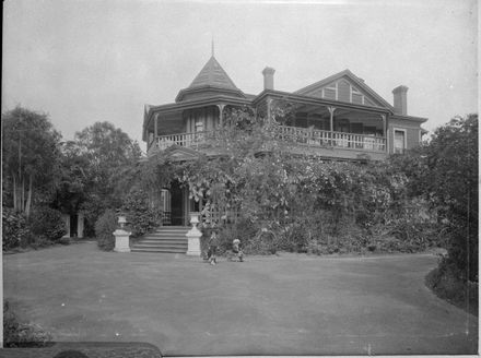 "The Wattles", home of William Park, corner of College and Linton Streets