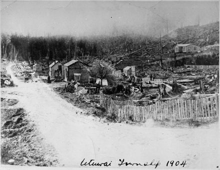 Utuwai Post Office and Township