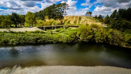 He Ara Kotahi pathway bridge