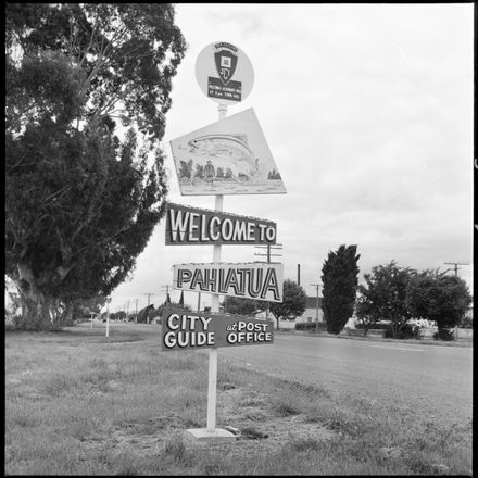 [Pahiatua sign] - Resource cover image