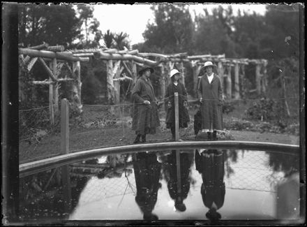 Three girls in Victoria Esplanade