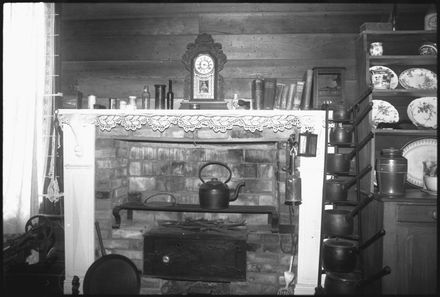 Kitchen range in 'Totaranui'