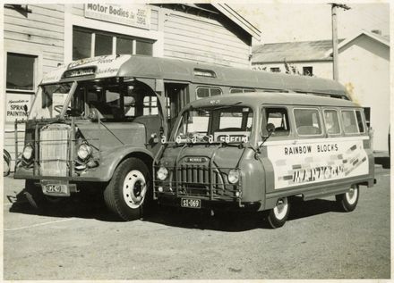 The No.21 Morris J2 10-seater van and Leyland OPS3/1
