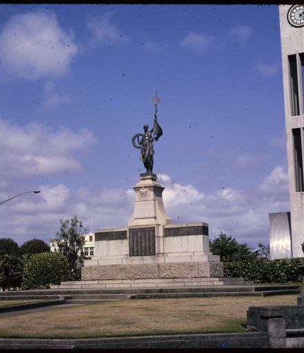 War Memorial, The Square
