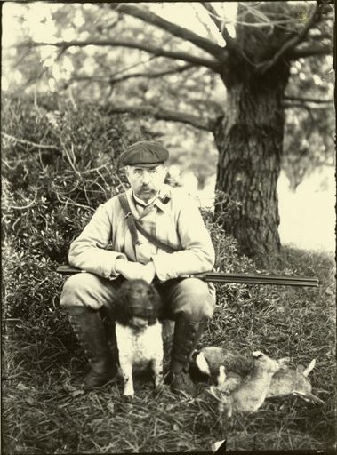 Unidentified Gentleman, Hunting
