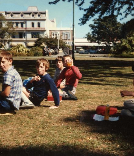 Pahiatua School pupils eating lunch in The Square, Palmerston North