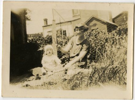 Andrews Collection: Woman and Baby