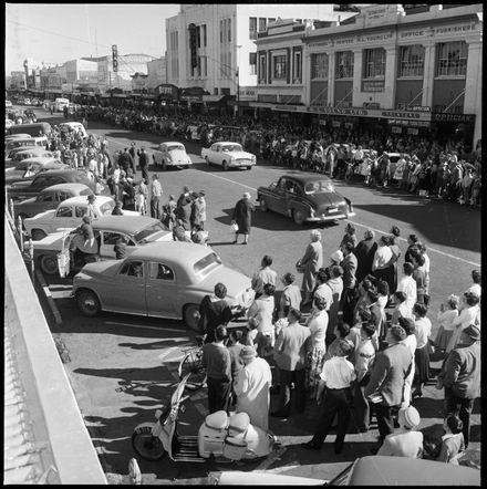 "Lunchtime Interlude in Broadway" Gymnastics Display Atop Garners Department Store - Resource cover image