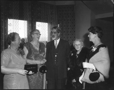 "Old Friends Meet" Manawatu Society of Professional Musicians - Resource cover image