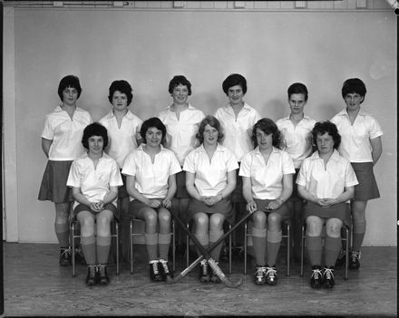 Teachers College Winter Sports Team - Hockey, women