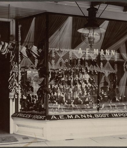 A. E Mann's Bootshop