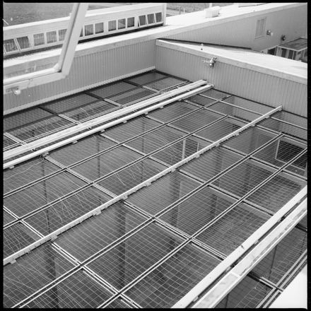 2018N_2017-20_MS000963a - Closed World of Modern Mental Home